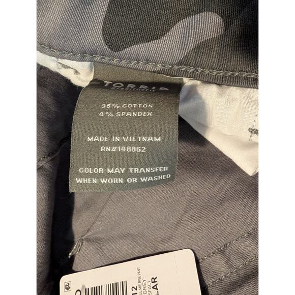 Torrid NWT Weekend Mid-Rise Straight Stretch Twill Camo Cadet Grey 2R (2X) - Picture 5 of 11